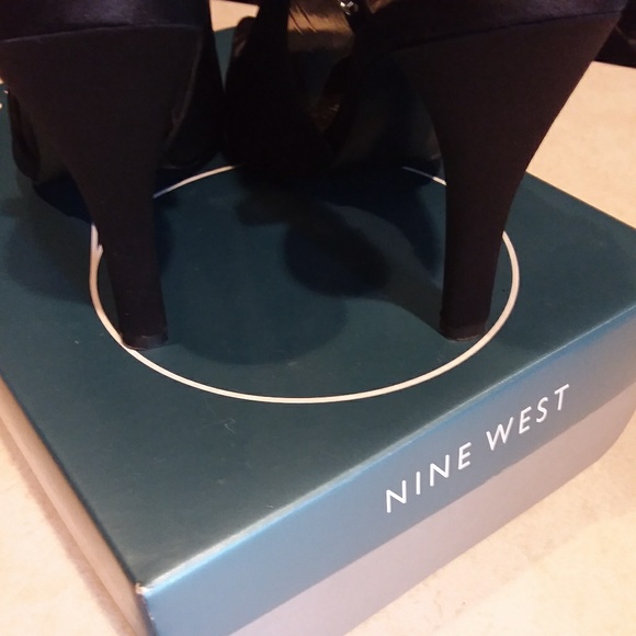 🔥Gorgeous Sling-Back Heels - Picture 4 of 6